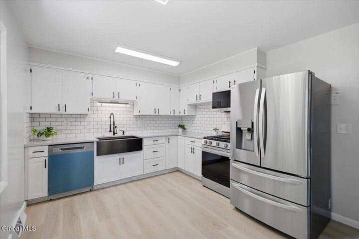 415 Bay Road, Queensbury, NY, photo 5