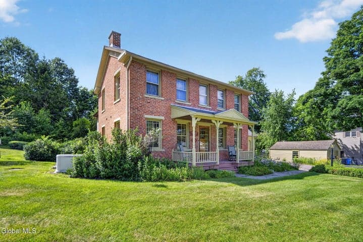 201 Kingsley Road, Ballston, NY, photo 1