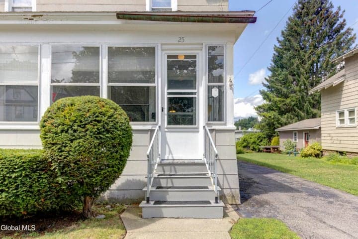 25 Maple Avenue, Gloversville, NY, photo 3