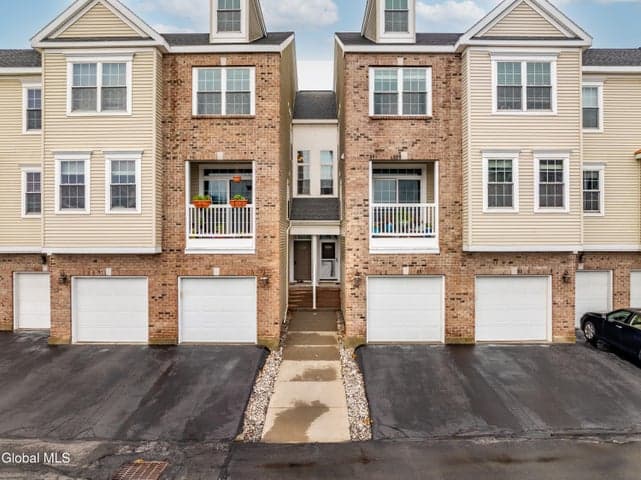 5206 Admirals Walk Drive, Cohoes, NY