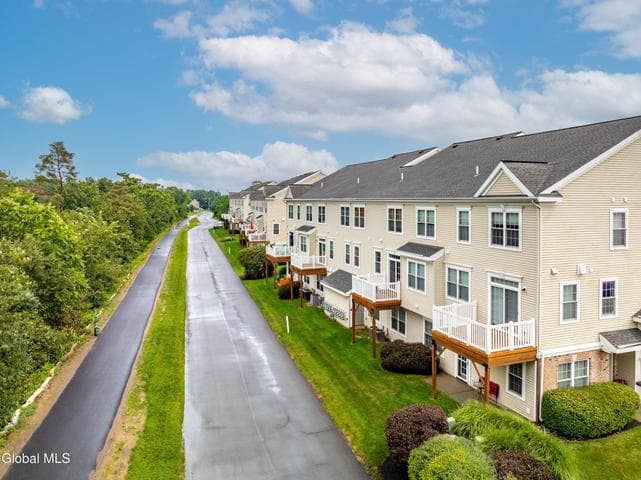 5206 Admirals Walk Drive, Cohoes, NY, photo 3