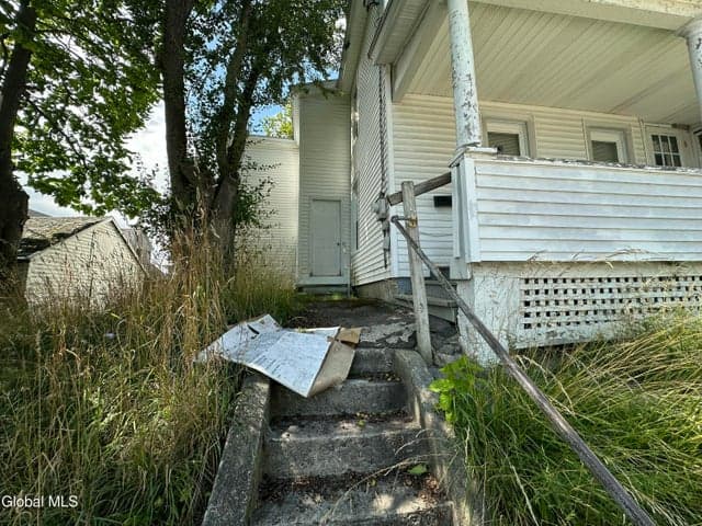 6 Henry Street, Amsterdam, NY, photo 4