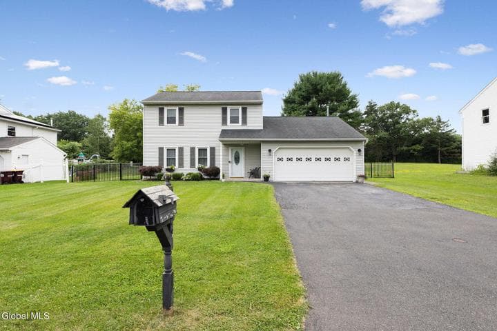 29 Meadowbrook Road, Watervliet, NY, photo 1