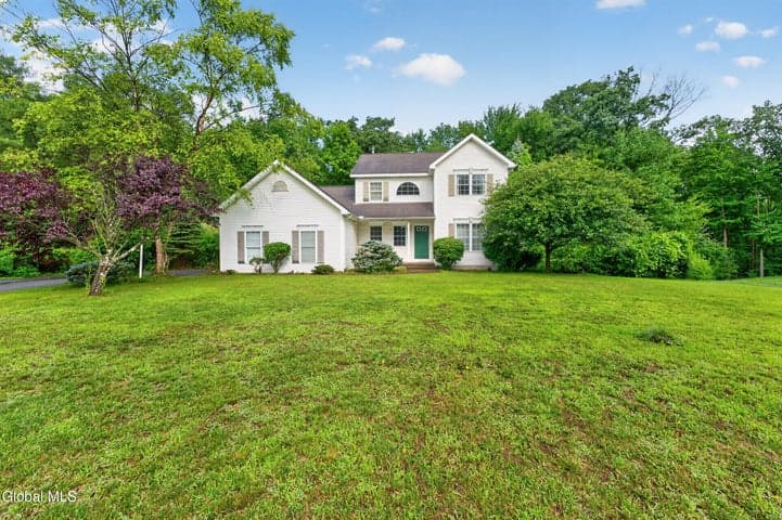 1131 Clute Crest Lane, Niskayuna, NY
