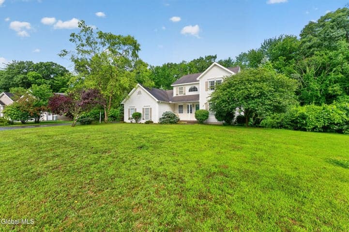 1131 Clute Crest Lane, Niskayuna, NY, photo 3
