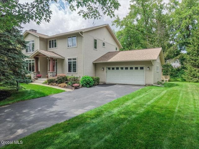 3 Proctor Court, Loudonville, NY