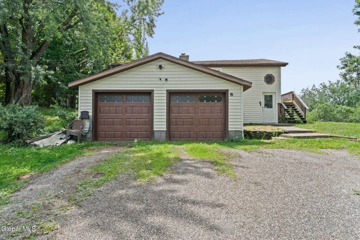 5 Seaforth Street, Brunswick, NY