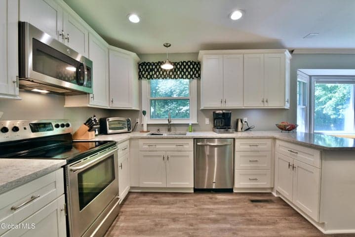 6 Gretel Terrace, Clifton Park, NY, photo 2