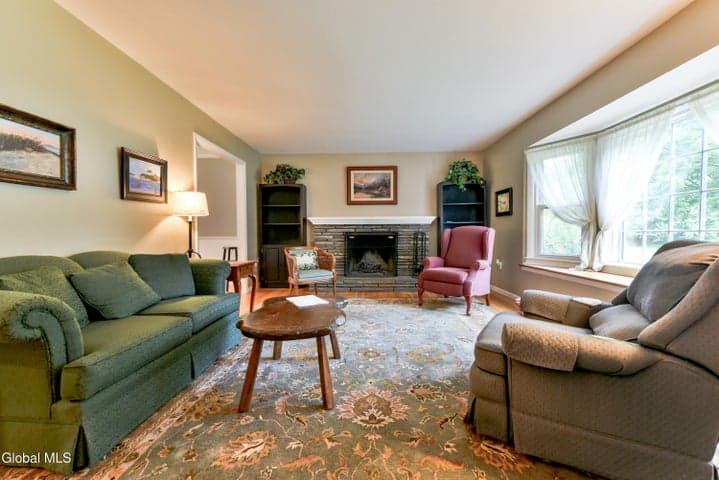 6 Gretel Terrace, Clifton Park, NY, photo 5
