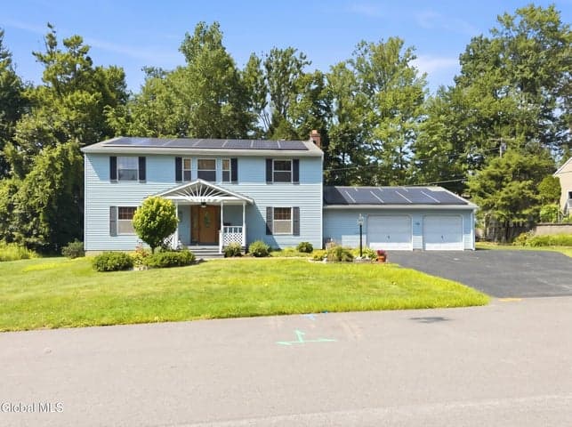 40 Brookwood Drive, Latham, NY