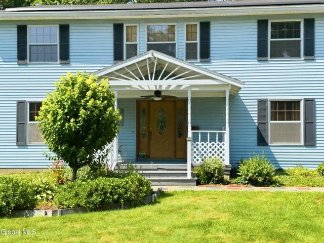 40 Brookwood Drive, Latham, NY, photo 3