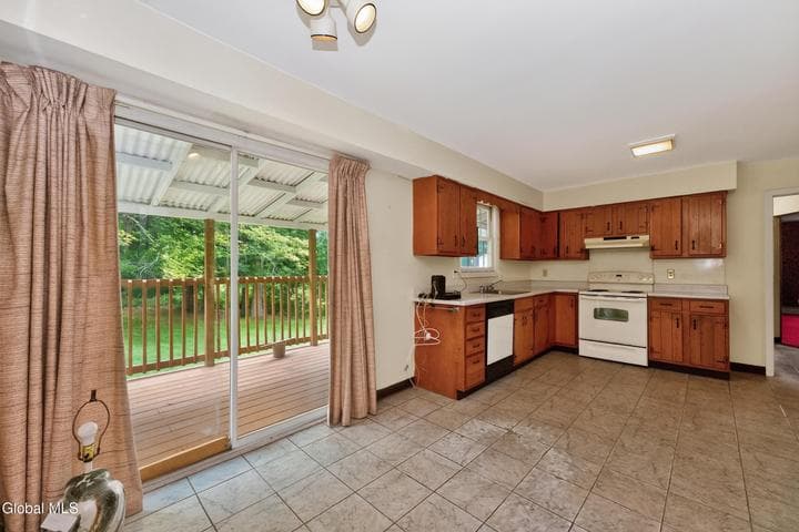 14 Rolling Brook Drive, Clifton Park, NY, photo 5