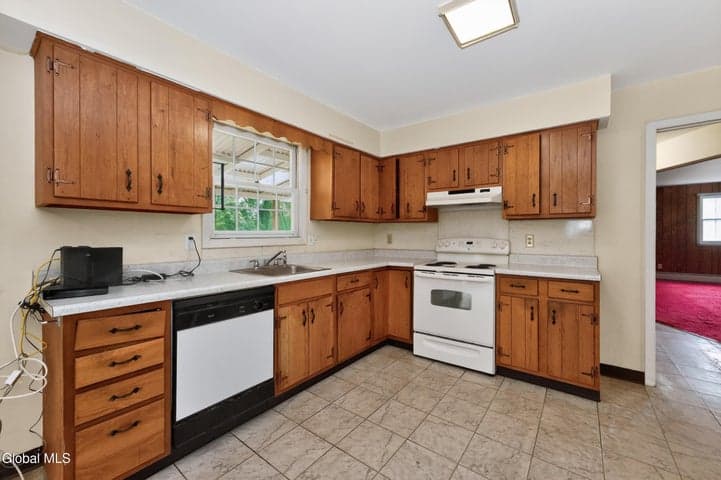 14 Rolling Brook Drive, Clifton Park, NY, photo 4