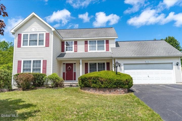 14 Heather Drive, Clifton Park, NY
