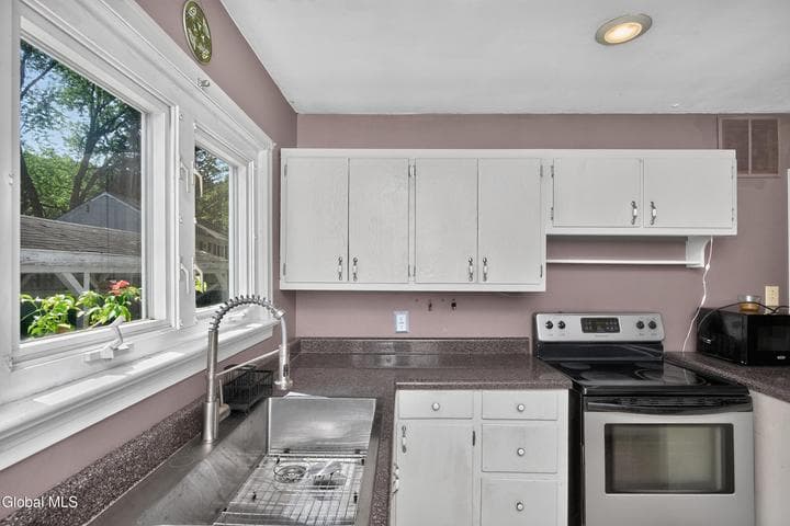 5 Curtis Road, North Greenbush, NY, photo 3