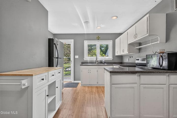 5 Curtis Road, North Greenbush, NY, photo 2