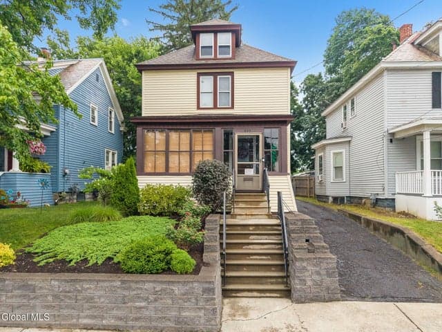 833 Harrison Avenue, Schenectady, NY