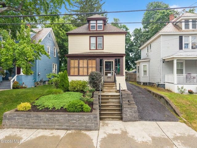 833 Harrison Avenue, Schenectady, NY, photo 2