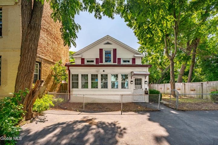 522 1st Avenue, Troy, NY