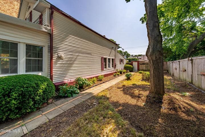 522 1st Avenue, Troy, NY, photo 4