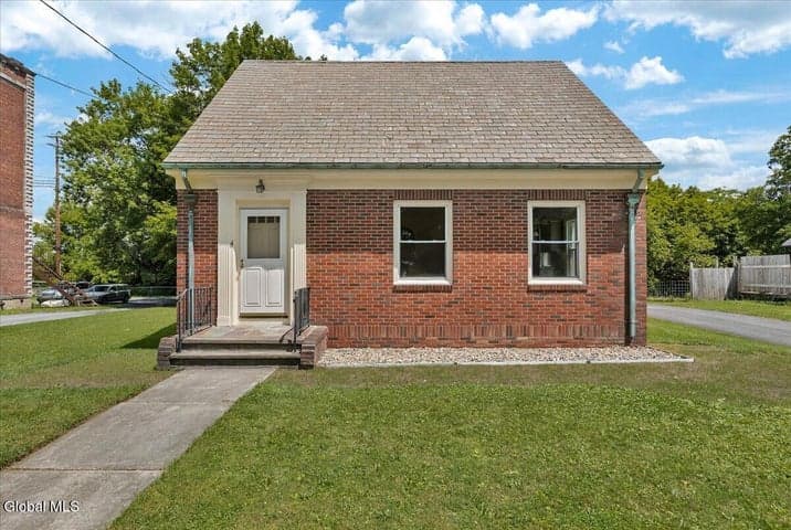 4 Russell Avenue, Ravena, NY, photo 2