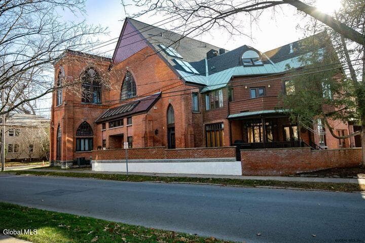 106 Spring Street #APT 8, Saratoga Springs, NY, photo 1