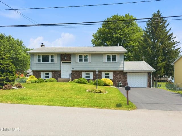 20 Wendell Drive, Colonie, NY