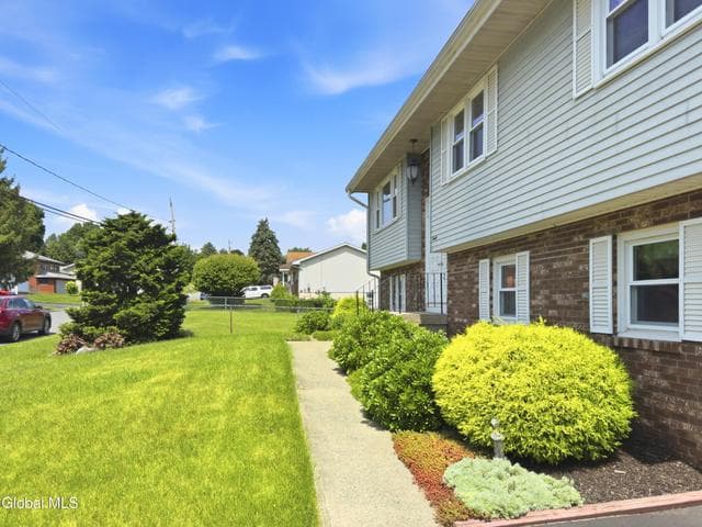 20 Wendell Drive, Colonie, NY, photo 3