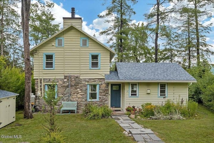 26 Stone Camp Way, Averill Park, NY