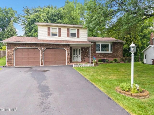 18 Fairway Lane, Colonie, NY, photo 2