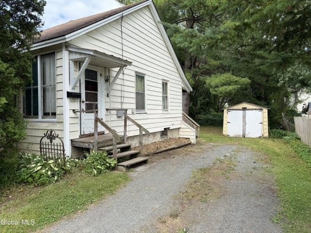 8 McKinley Place, Gloversville, NY, photo 3