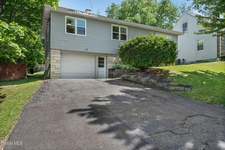 25 Edgecomb Street, Albany, NY, photo 3