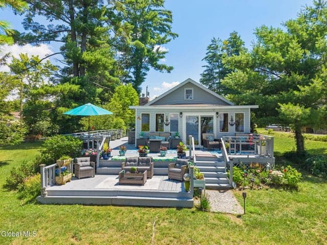 121 MacGathan Road, Broadalbin, NY