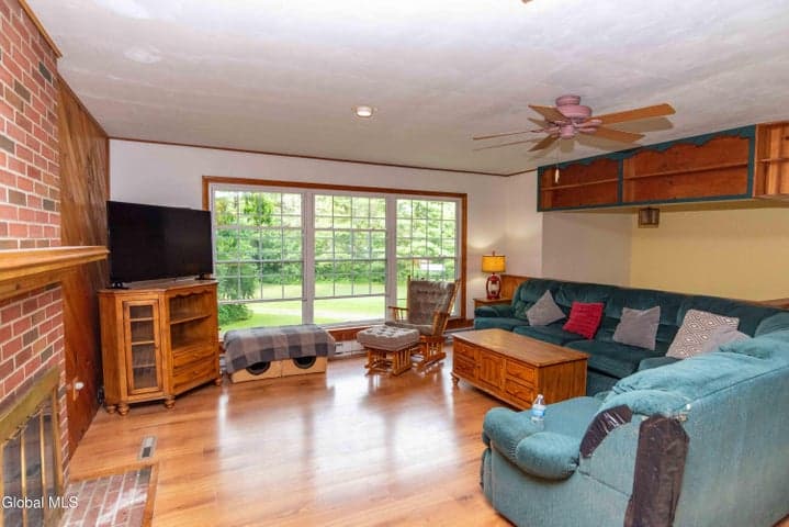1056 New York 334, Fonda, NY, photo 4