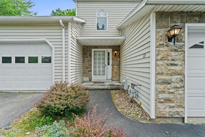22 Woodside Drive, Albany, NY