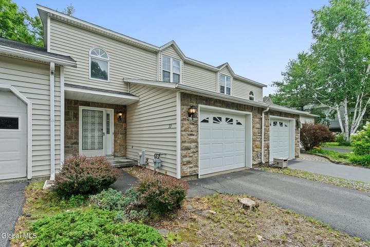 22 Woodside Drive, Albany, NY, photo 3