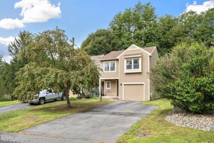 214 Walnut Lane, Slingerlands, NY, photo 2