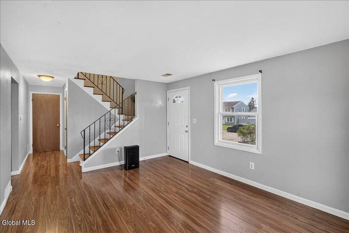 9 Long Avenue, Latham, NY, photo 3