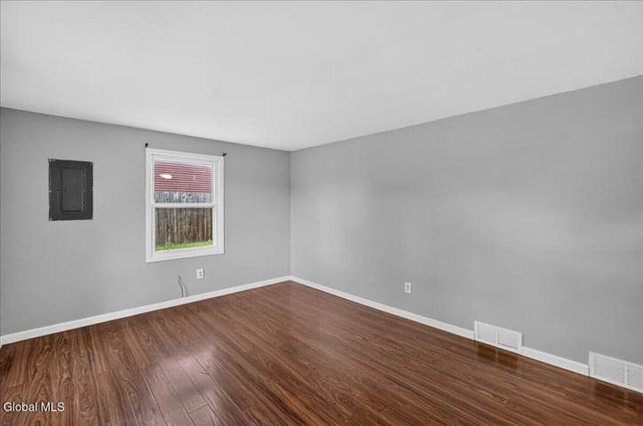 9 Long Avenue, Latham, NY, photo 4