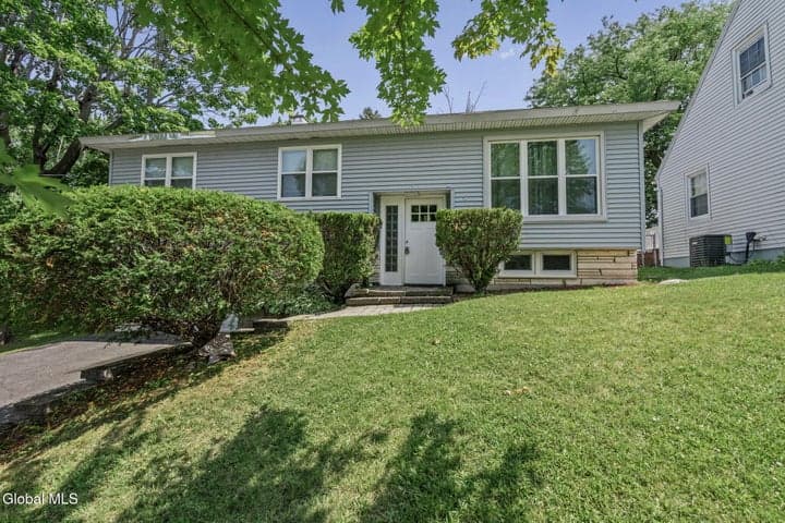 25 Edgecomb Street, Albany, NY, photo 2