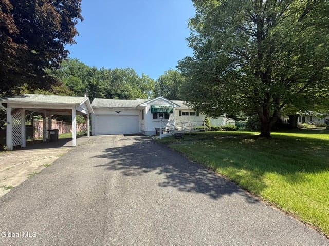 31 Frantone Lane, Loudonville, NY, photo 1