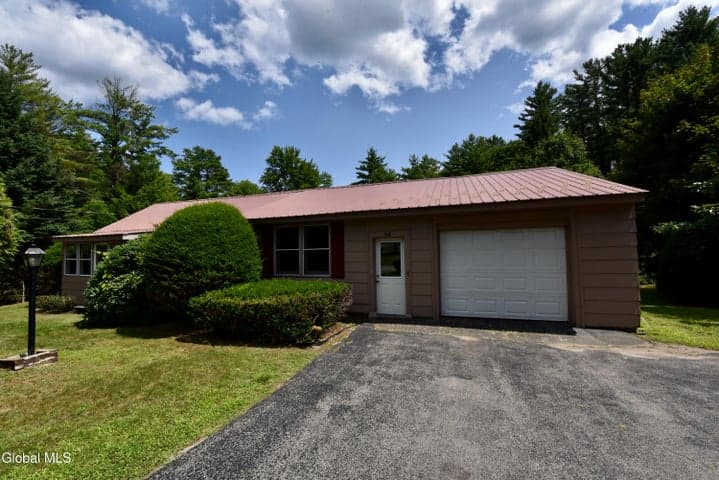 300 Vandenburgh Point Road, Mayfield, NY, photo 3
