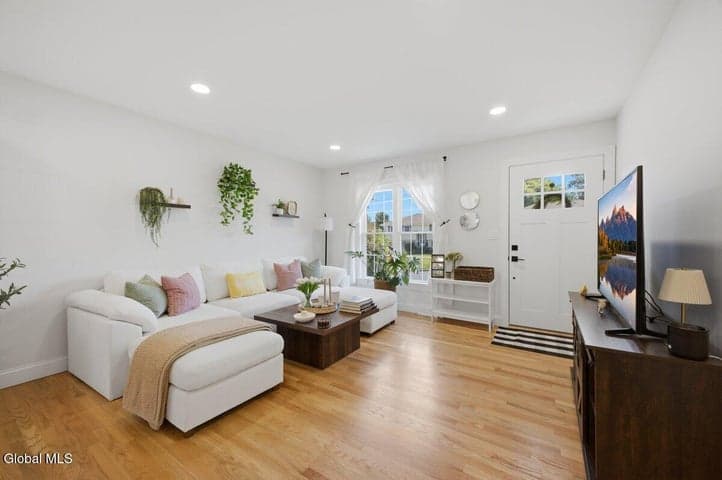 3 Clark Avenue, Troy, NY, photo 2