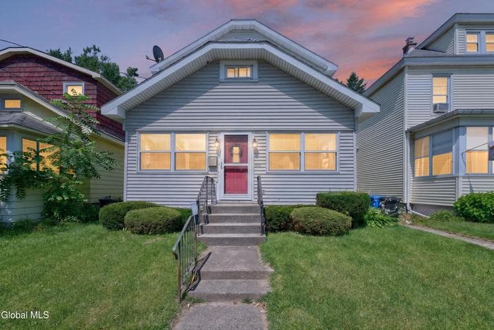 415 7th Avenue, Watervliet, NY, photo 4