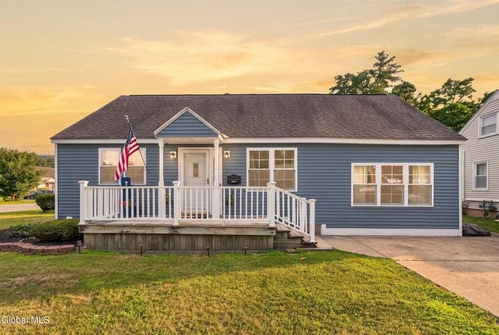 1033 McKinley Avenue, Rotterdam, NY