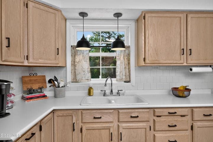 1033 McKinley Avenue, Rotterdam, NY, photo 5