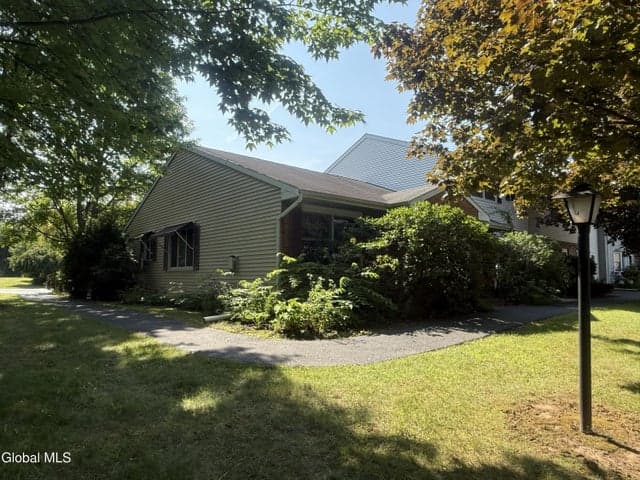 175 Hague Boulevard ## A, Glenmont, NY, photo 2