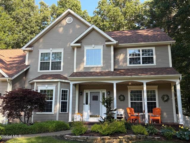 4 Fenimore Place, Wilton, NY