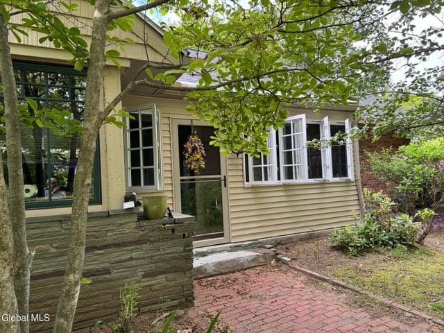 1047 Niskayuna Road, Niskayuna, NY