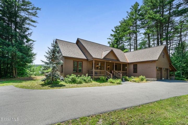137 N Bennett Road, Hope, NY